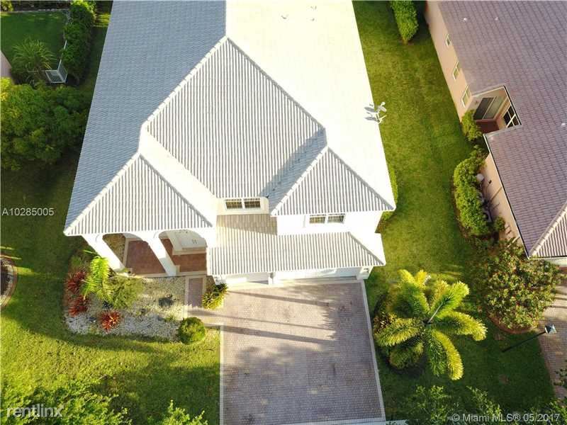 18980 SW 39th Ct
