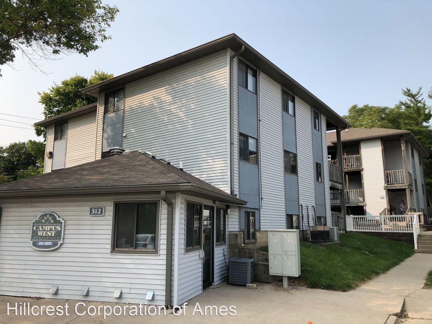 312 Hillcrest