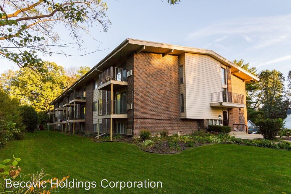 2020 Forest View Road