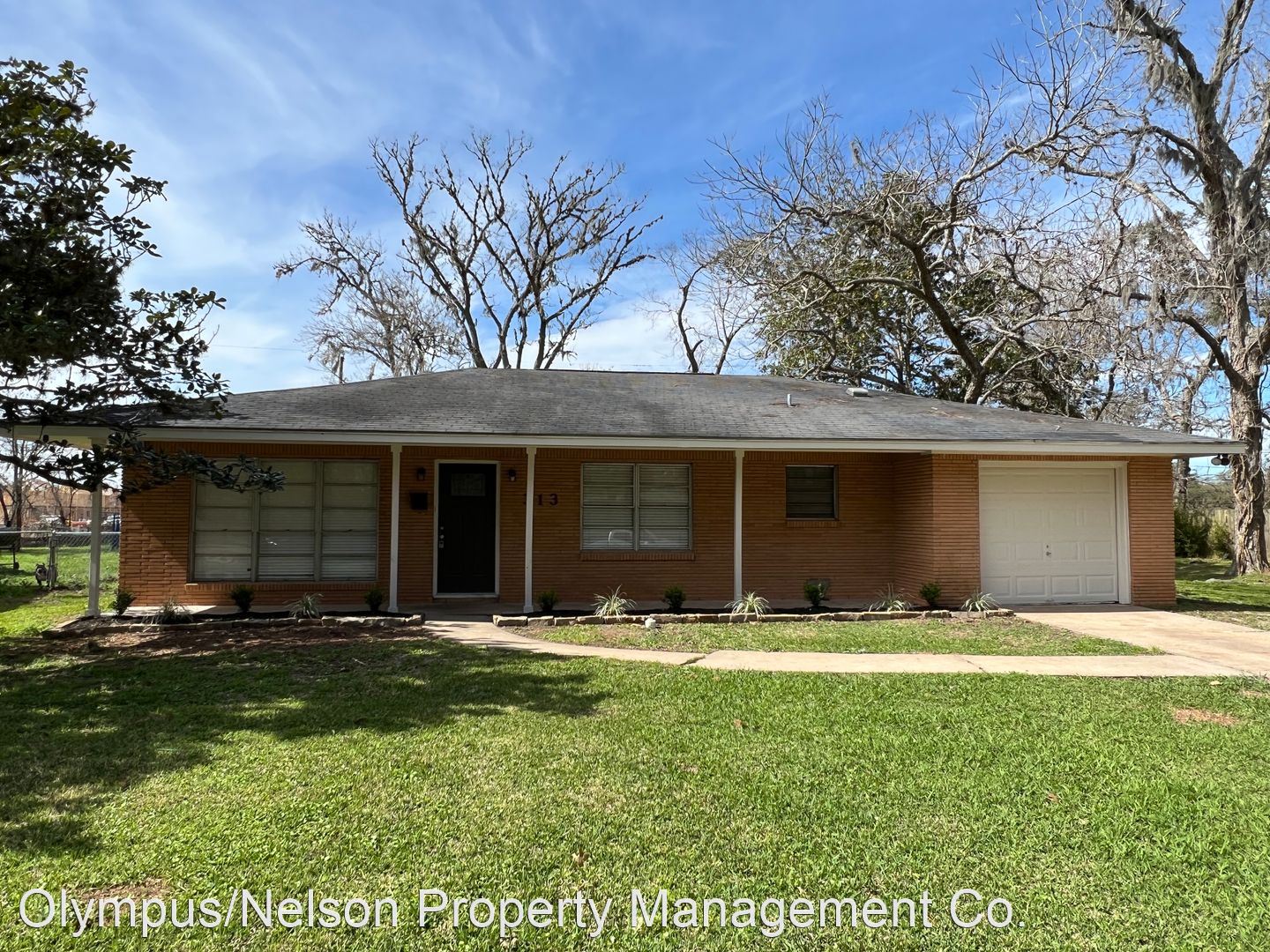 313 Oak Dr.
