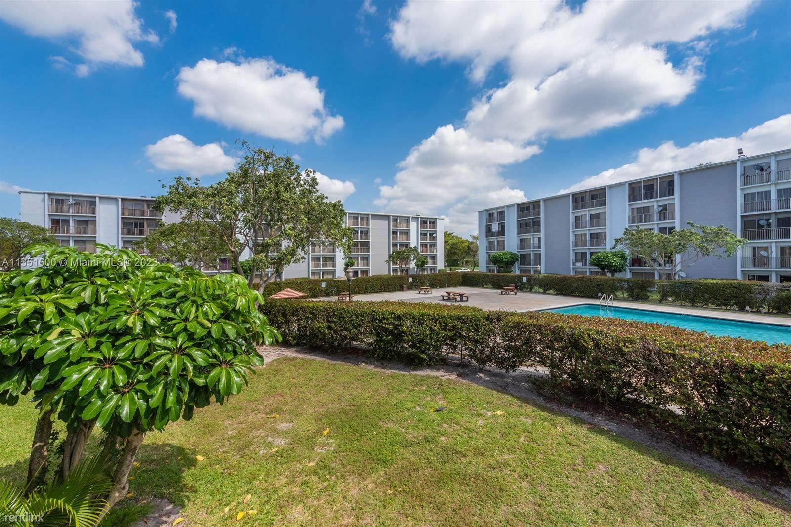 8700 N Sherman Cir Apt 208