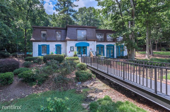 2900 Camp Creek Pkwy