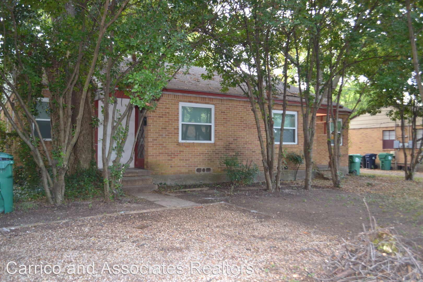 904 Denton St.