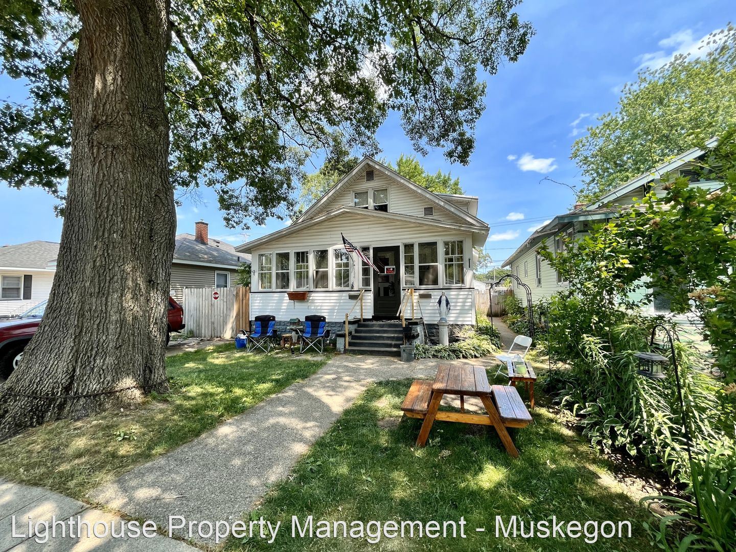 884 Ada Avenue