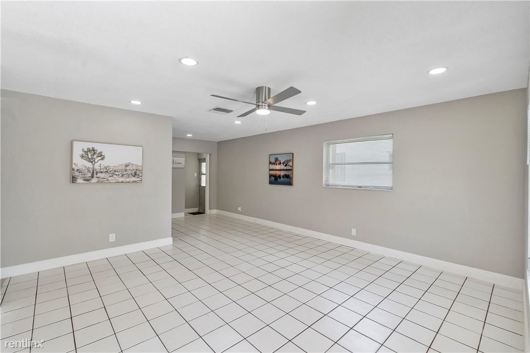 5715 NW 72nd Ave