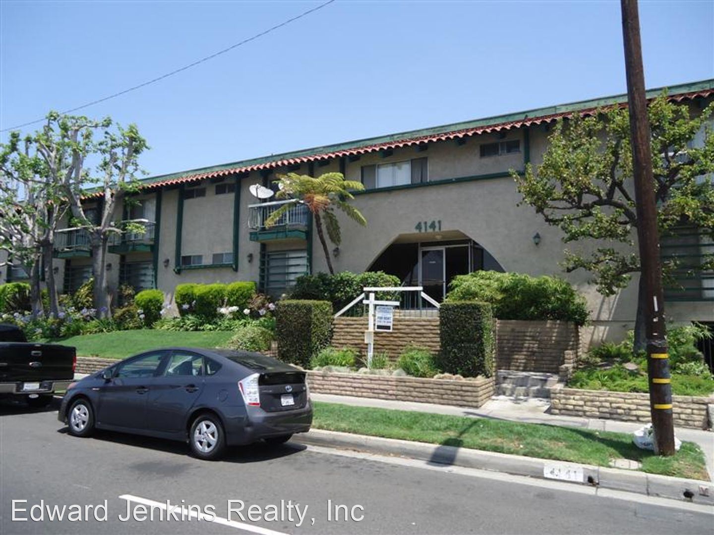 4141 Rosecrans Avenue