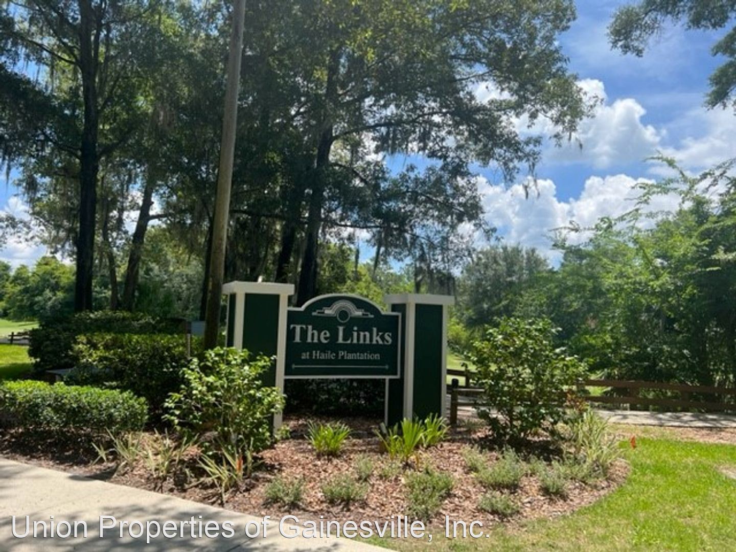 10000 SW 52nd Ave Apt 95