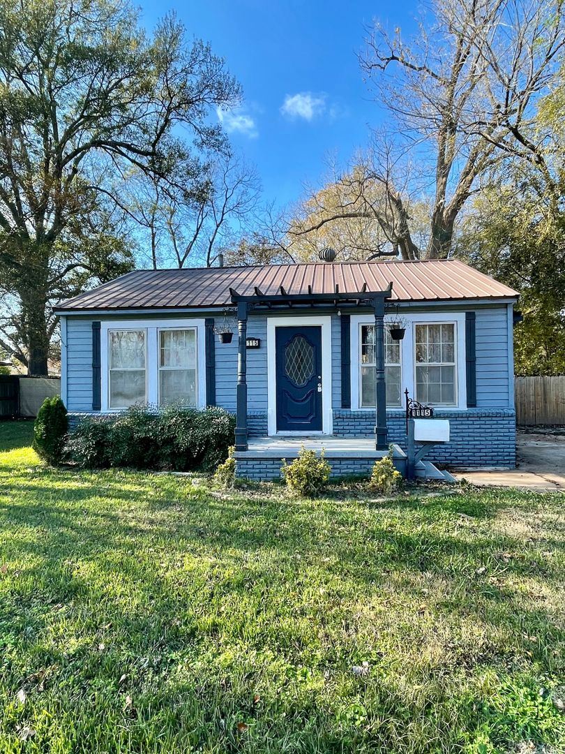 1115 Waller