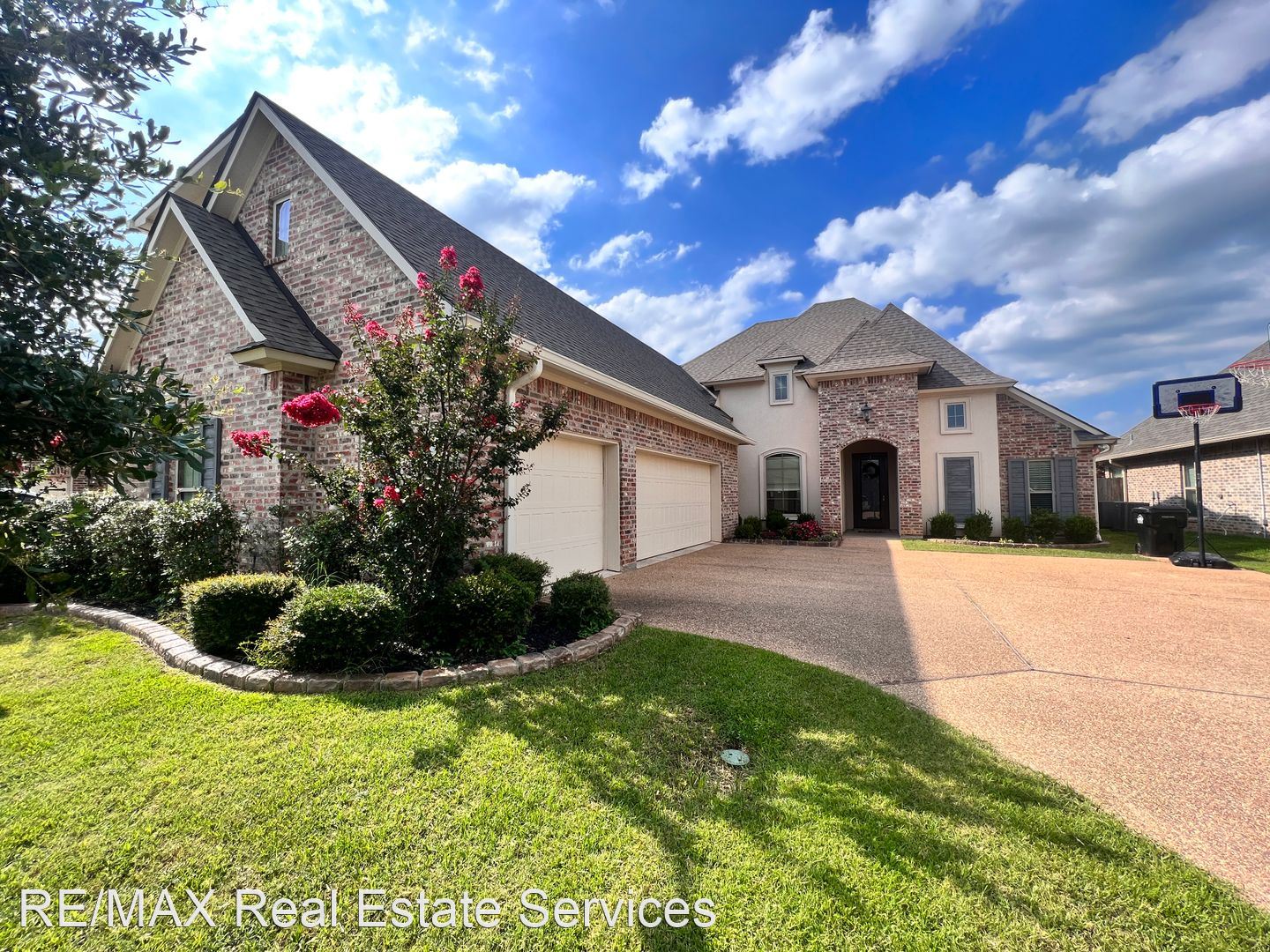 725 Dumaine Drive