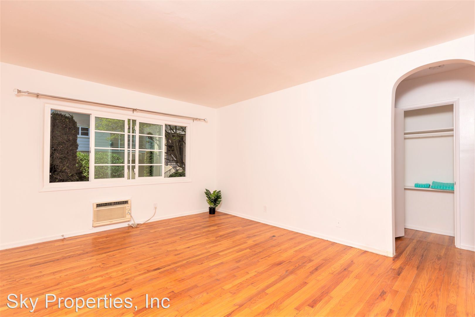 1553-1555 Riverside Dr.