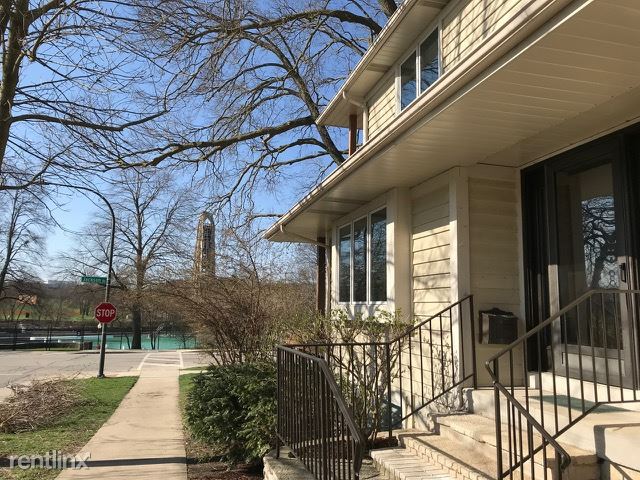 219 S Ewing St