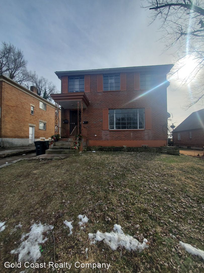 960 Sherwood Dr