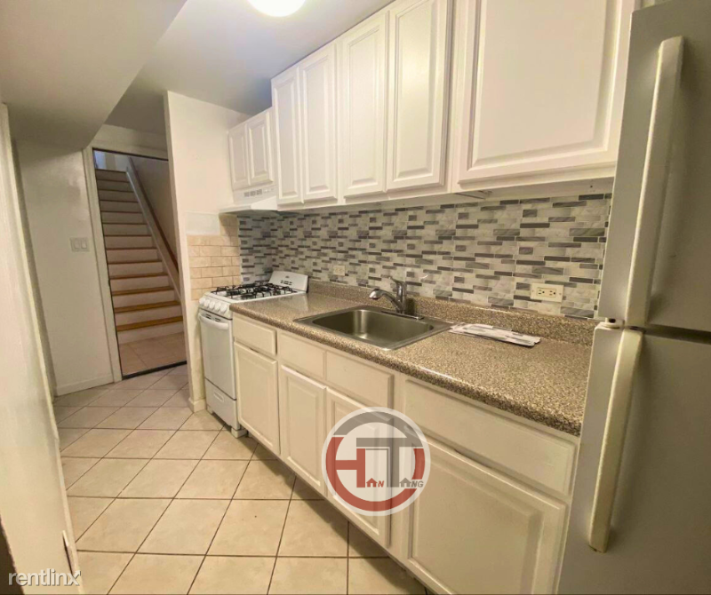 922 Dean Ave 1