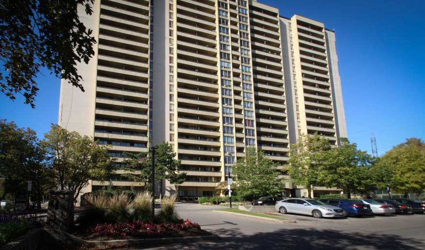 1 Fountainhead Road