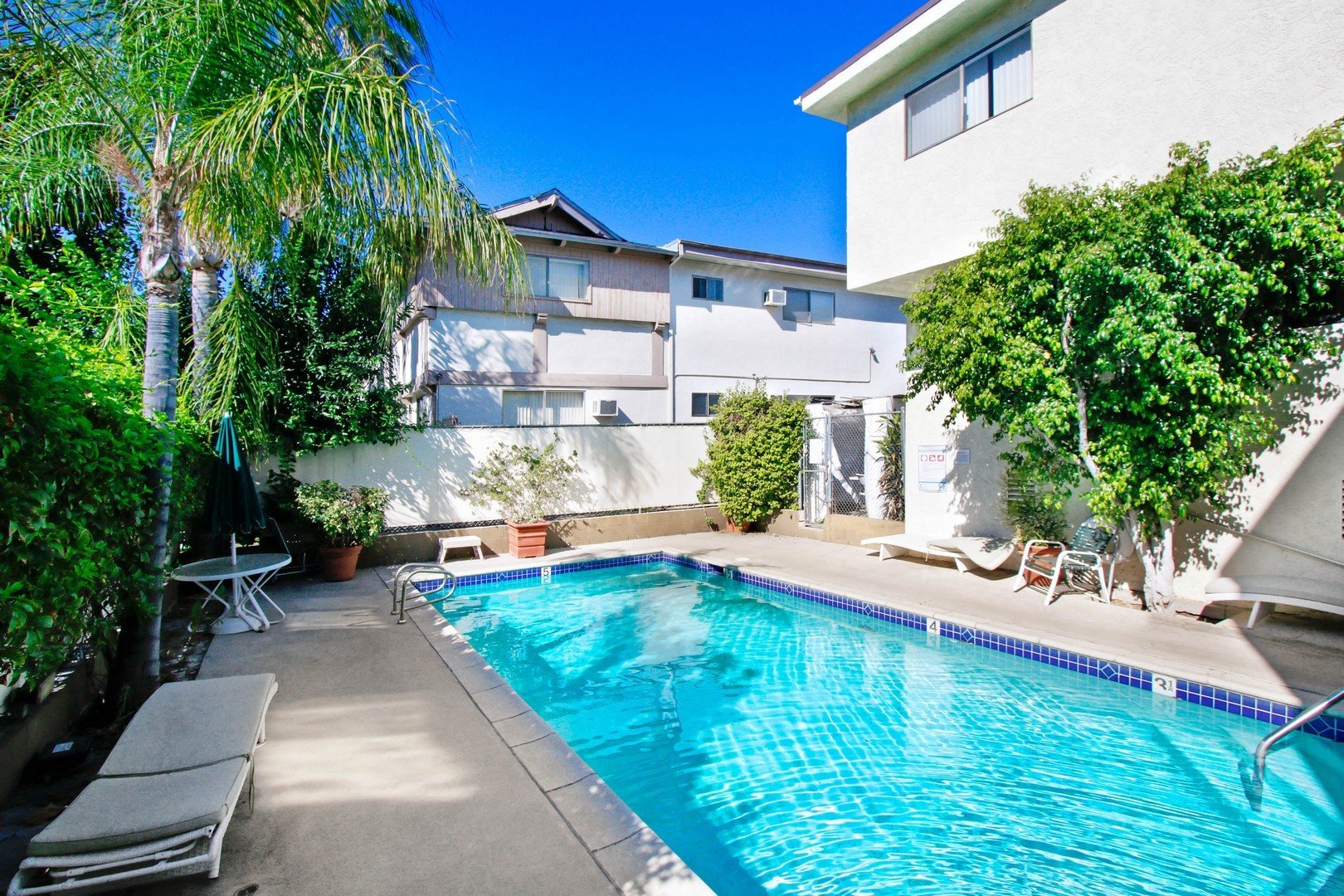 Zelzah Luxury Apartments #8