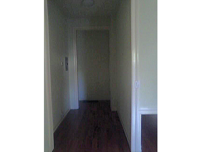 2 ROOM UNIT available on Portland St/23rd Street