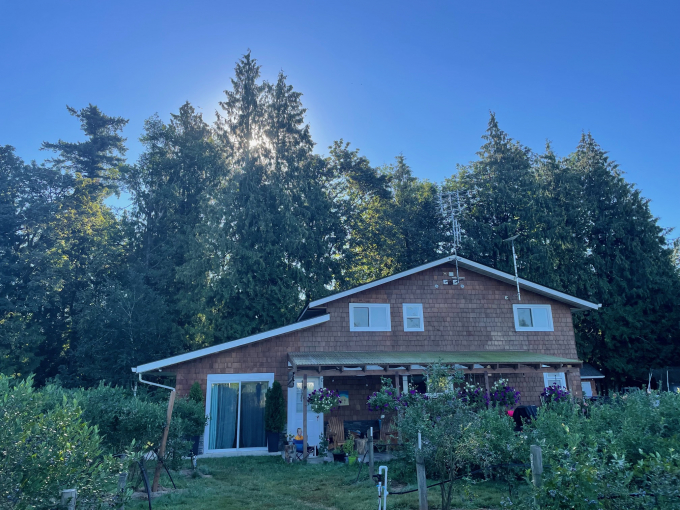One Bedroom Furnished Suite in Bradner