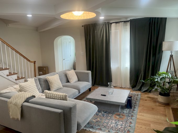 Fully renovated 3 BD 2 BA house minutes to campus