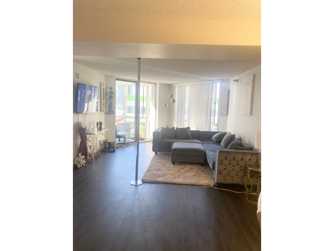 2bedroom 2bathroom in DTLA high rise apartment 