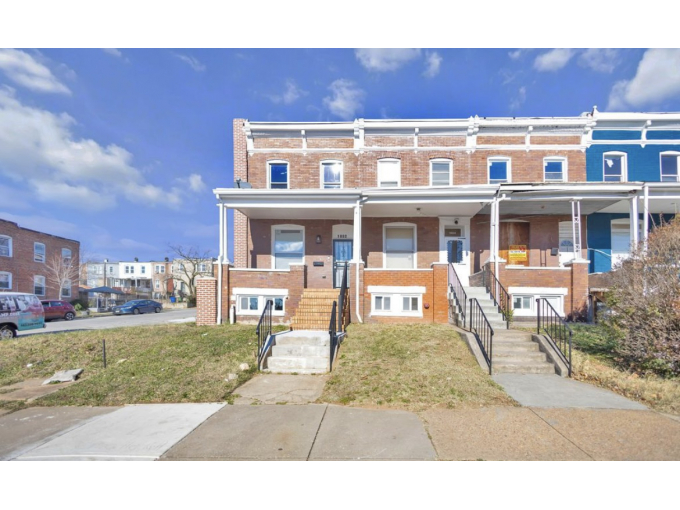 Great 3 Bedroom 1 bath w/ den 